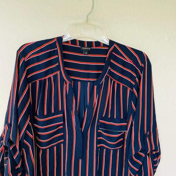 Torrid Navy Red Stripes Half Buttondown Shirt size 2X - Picture 3 of 12